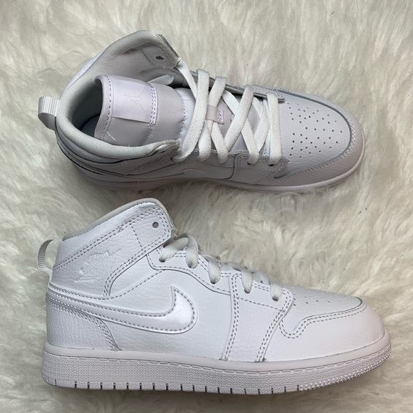 jordan 1 retro mid white